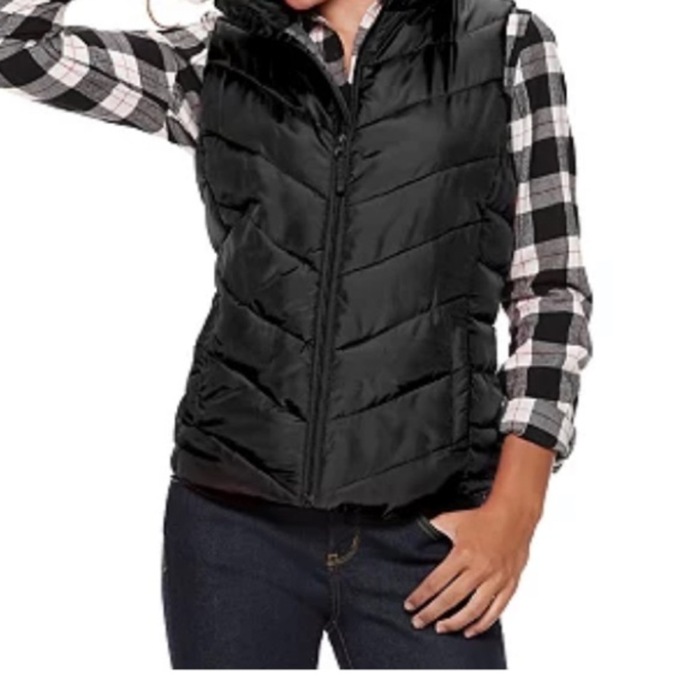 Girls size 10/12 black puffer vest.